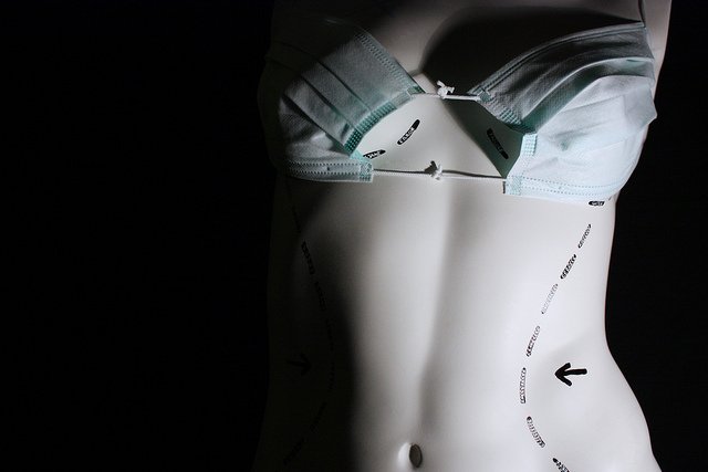 Implanty PIP może nosić od 350 do 500 tys. kobiet