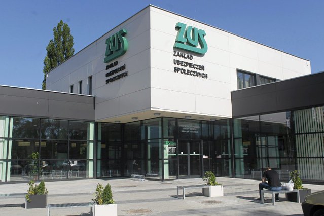 45 tys. osób pracuje w ZUS