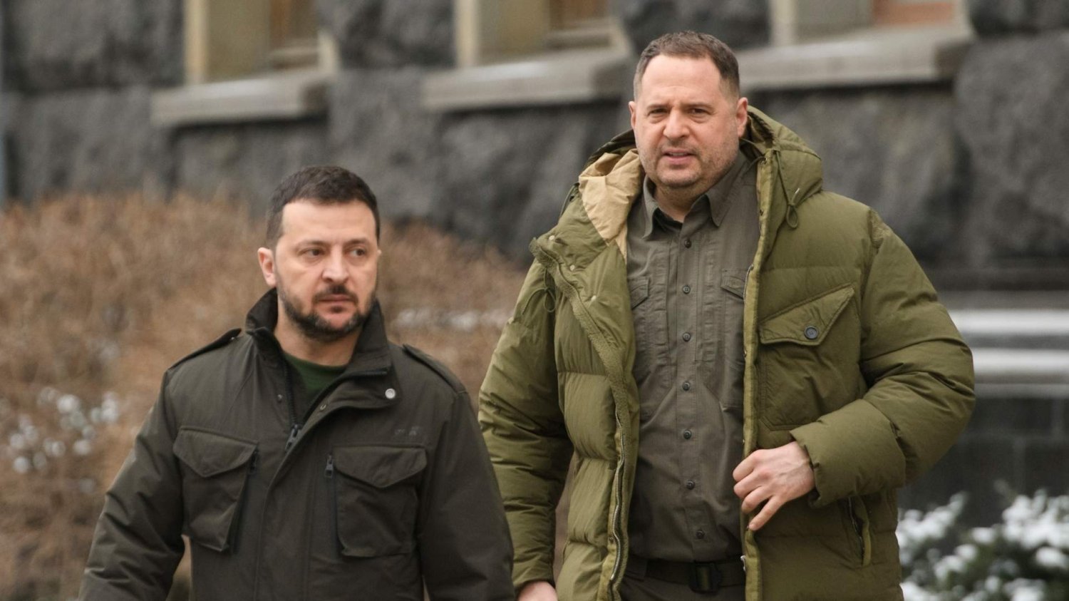 Nalot służb na biuro Andrija Jermaka. Czystki otoczenia Zełenskiego rozpoczęte Wołodymyr Zełenski i Andrij Jermak