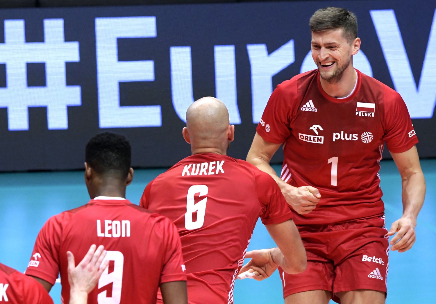 Na takie uśmiechy i na kolejne zwycięstwa polskich siatkarzy czekaliśmy od igrzysk w Tokio