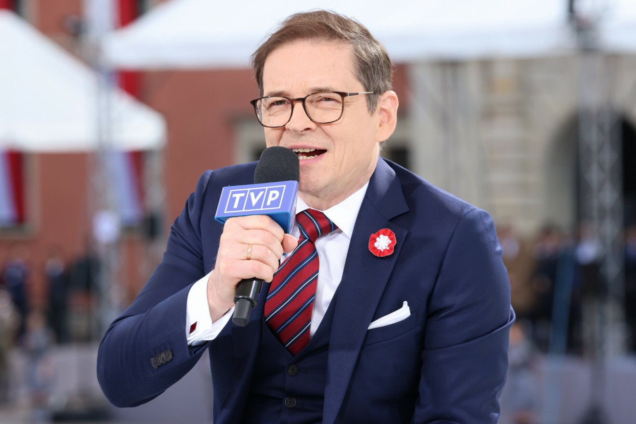 Przemysław Babiarz to jeden z najbardziej doświadczonych dziennikarzy sportowych w obecnej redakcji TVP.