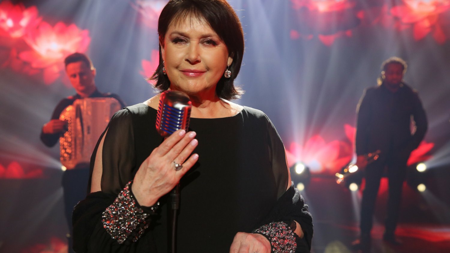 Elżbieta Jaworowicz prowadzi swój program "Sprawa dla reportera" na antenie TVP od... od 1983 roku.