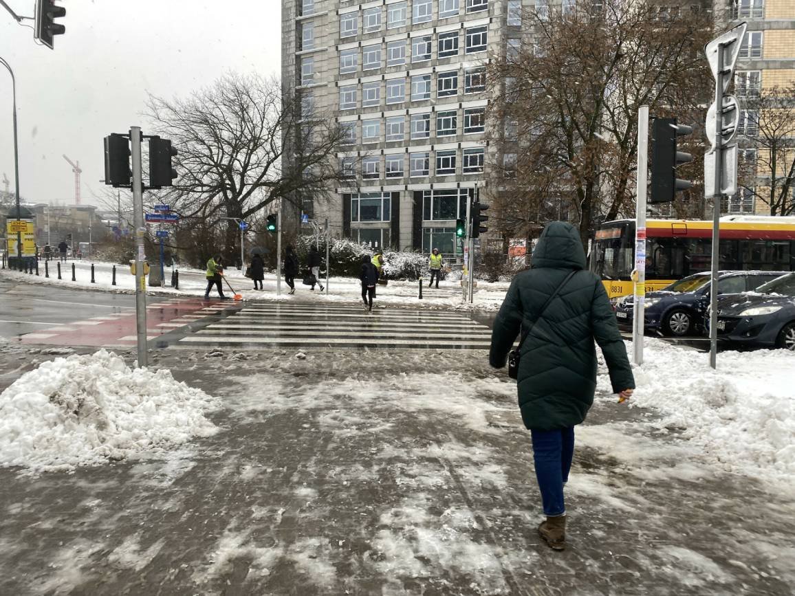 Pogoda: alert pogodowy dla 13 województw. Niebezpieczne marznące opady