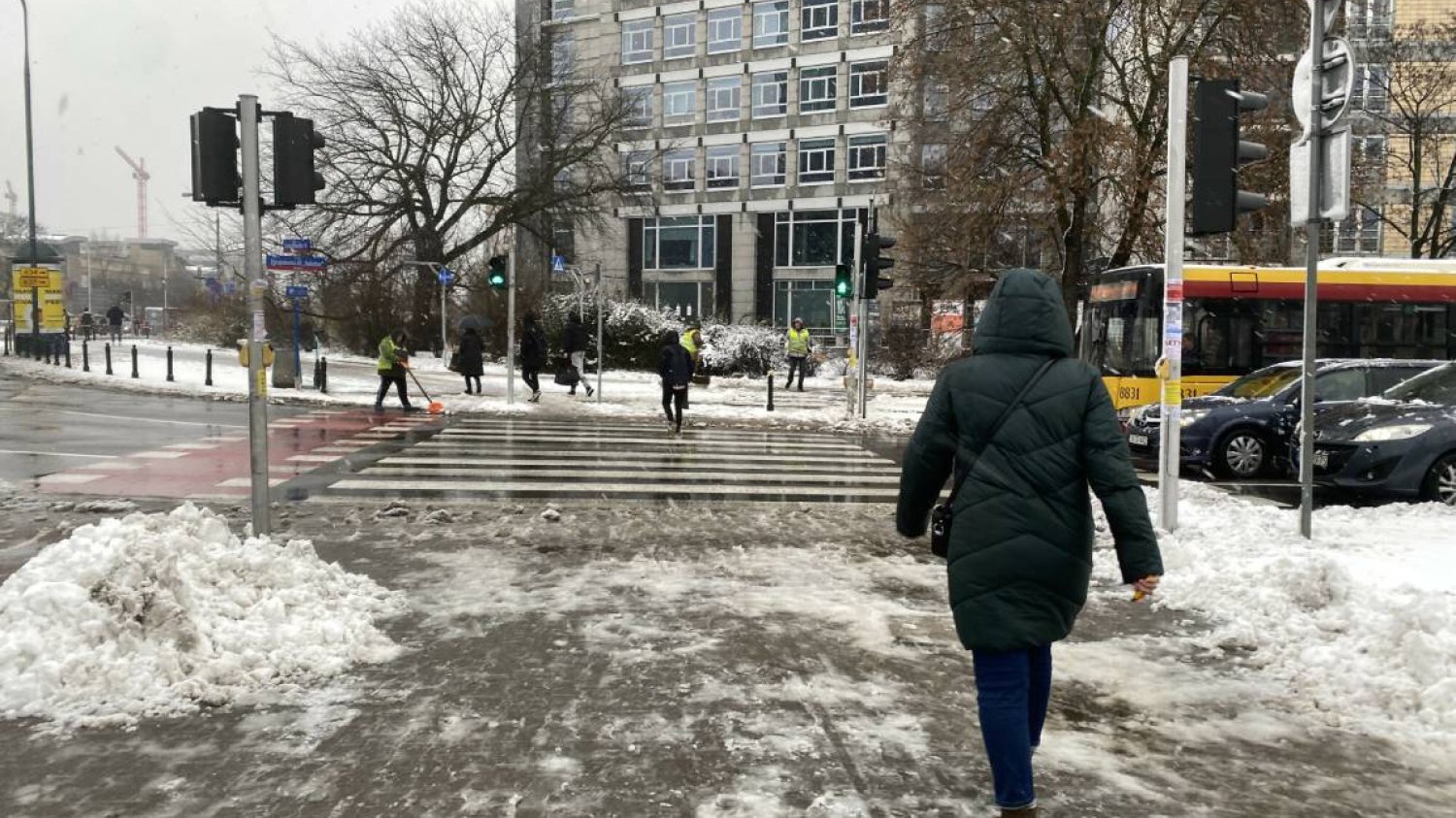 Pogoda: alert pogodowy dla 13 województw. Niebezpieczne marznące opady