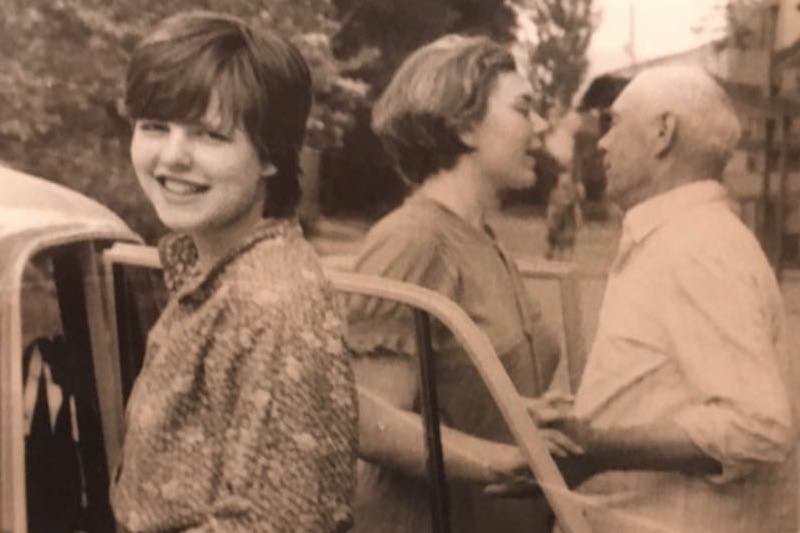 Pierwsze dni maja 1986 roku. 17-letnia Oxana podobnie jak reszta społeczeństwa nie wie o katastrofie atomowej w oddalonym o niemal 100 km Czarnobylu. Wkrótce potem jej zdrowie pogorszy się gwałtownie i tak bardzo, że na rok trafi do szpitala.