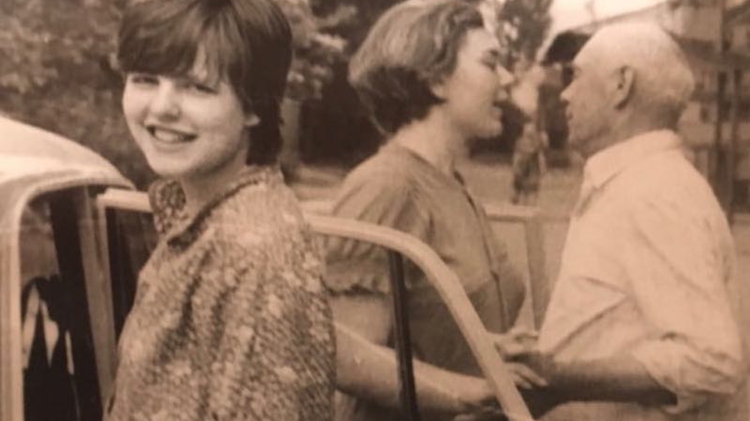 Pierwsze dni maja 1986 roku. 17-letnia Oxana podobnie jak reszta społeczeństwa nie wie o katastrofie atomowej w oddalonym o niemal 100 km Czarnobylu. Wkrótce potem jej zdrowie pogorszy się gwałtownie i tak bardzo, że na rok trafi do szpitala.