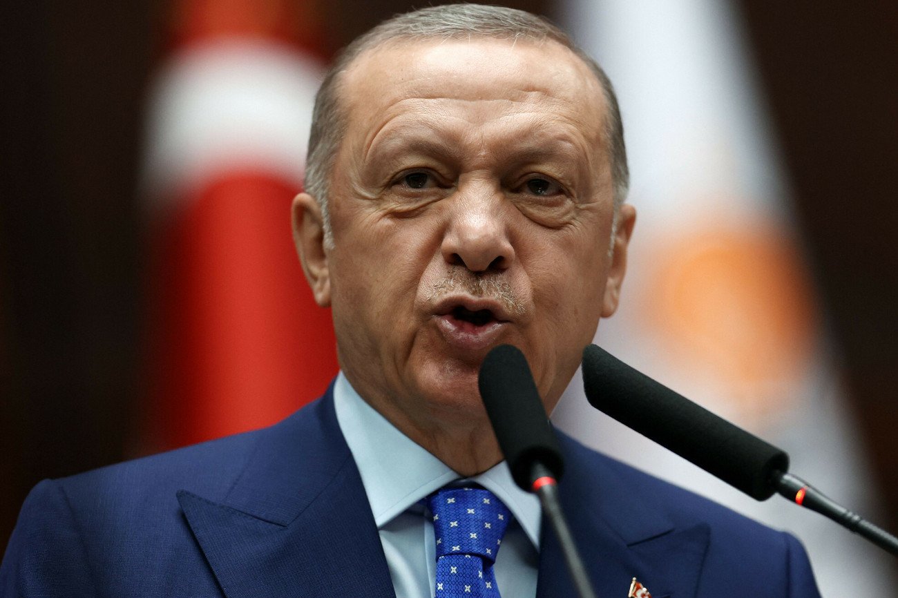 Jak Szwecja i Finlandia mają wspierać organizacje terrorystyczne? Z tego powodu Turcja sprzeciwia się ich członkostwu w NATO.