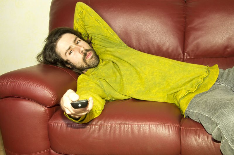 Przeciętny Polak pracuje 17 godzin mniej niż jego małżonka.