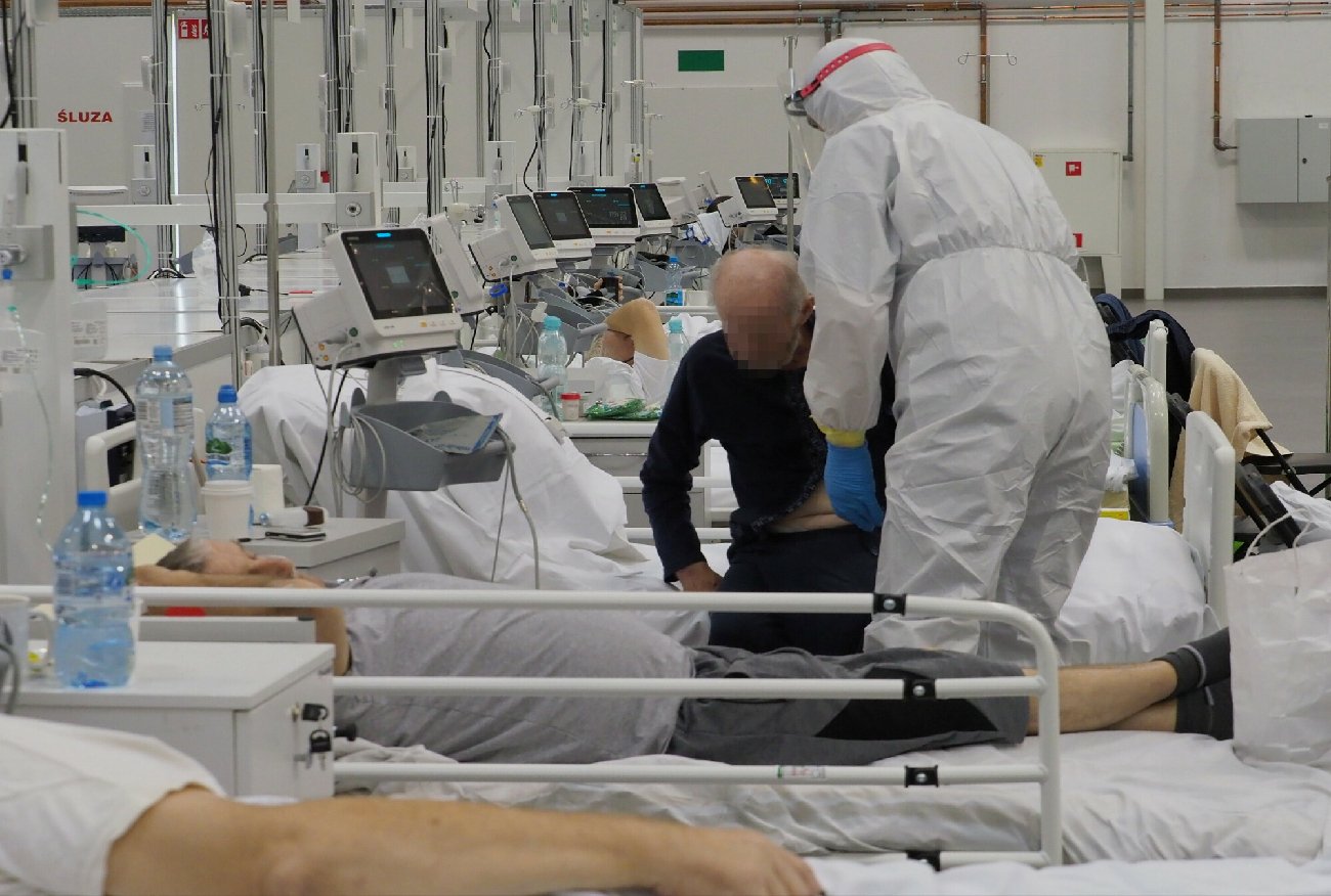 Ministerstwo Zdrowia opublikowało raport. Ponad 7 tysięcy zakażeń