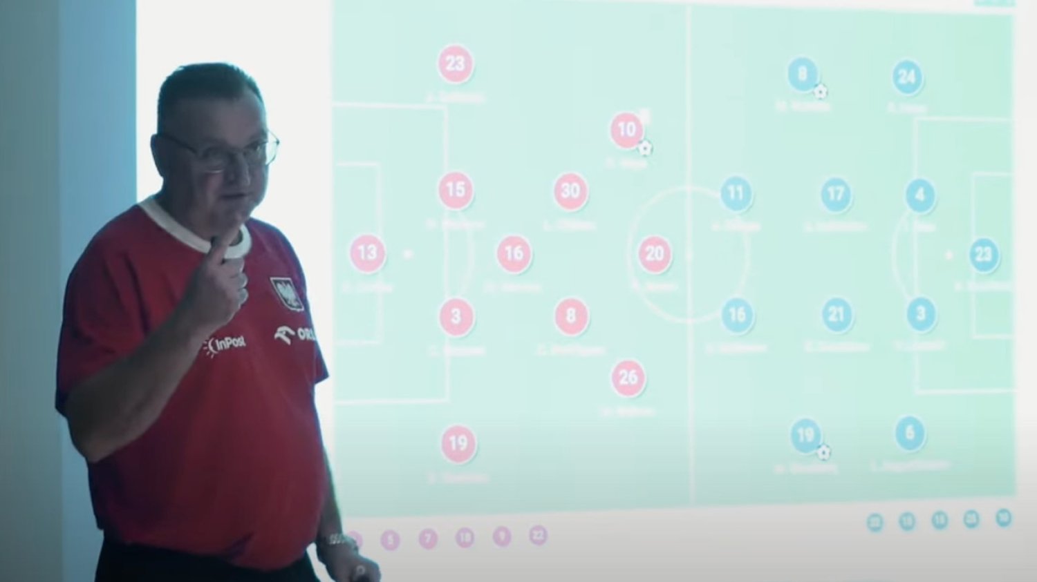 Czesław Michniewicz podczas sobotniego spotkania z kadrowiczami, rozpoczynając omawianie kadry Meksyku.