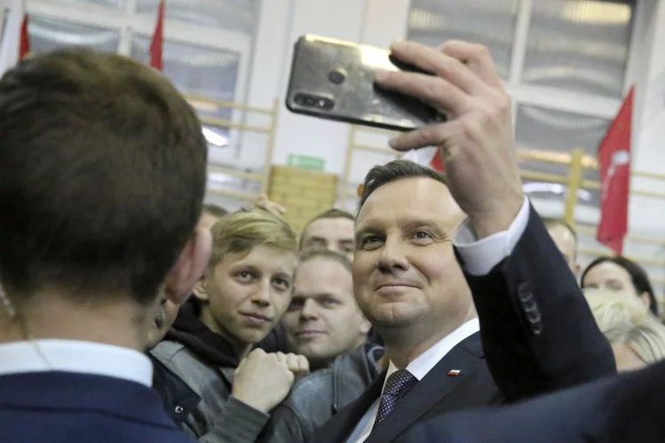 Prezydent wstawił zdjęcie z planu filmowego.