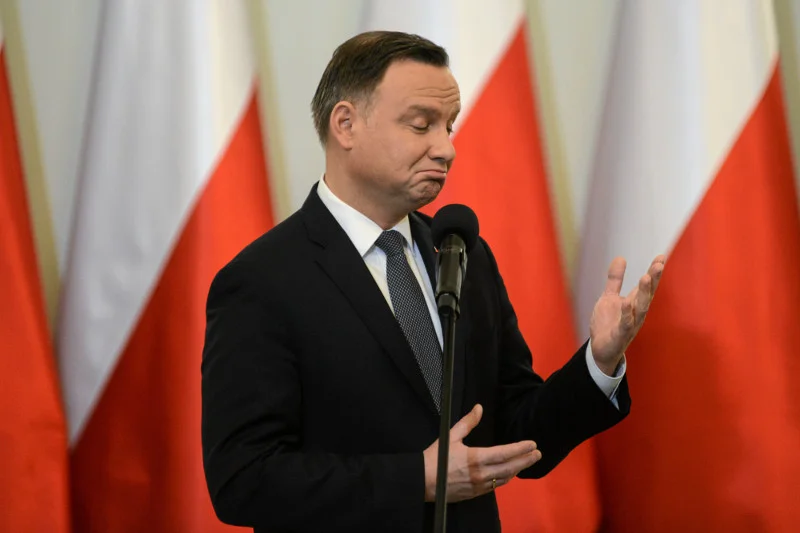 Coraz więcej osób ma sprecyzowane zdanie na temat prezydenta Andrzeja Dudy.