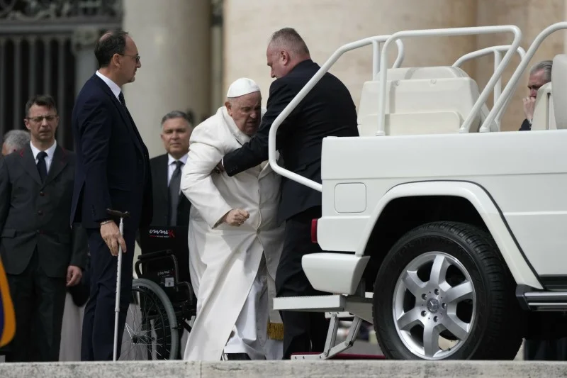 Papież Franciszek przebywa w szpitalu