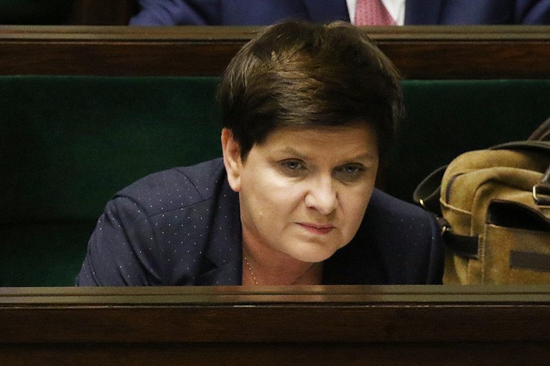 Gdzie w Semie zasiada teraz Beata Szydło? Marek Migalski wskazuje na zastawiającą zmianę jej miejsca.