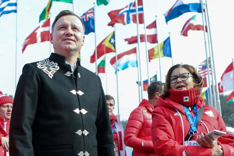 To ta sama, bądź niemal identyczna, marynarka jak ta, w której Duda pojawił się na spotkaniu z Sekretarzem generalnym ONZ