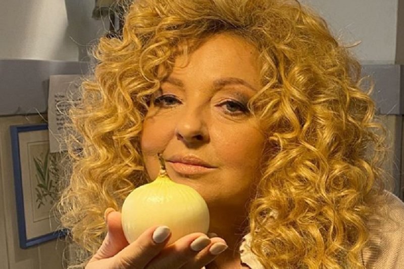 Magda Gessler krytykowana przez fanów za teorie o właściwościach cebuli.