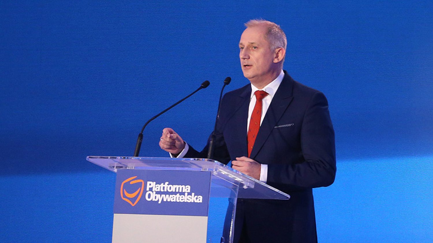 Sławomir Neumann z PO przekonuje, że ofiary katastrofy smoleńskiej należało pochować w jednym wspólnym grobie.