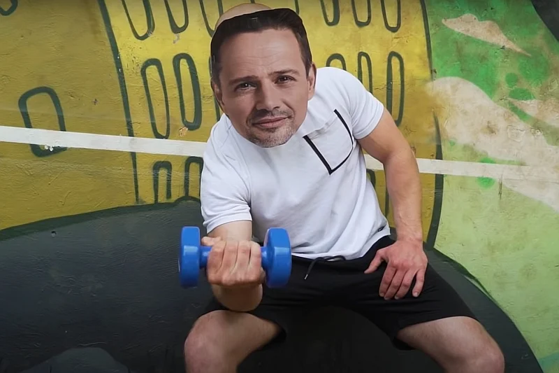"Trzasko Polo zwyciężaj Rafaelu" - to piosenka disco polo dla Rafała Trzaskowskiego. "Trzasko Polo zwyciężaj Rafaelu" - to piosenka disco polo dla Rafała Trzaskowskiego.