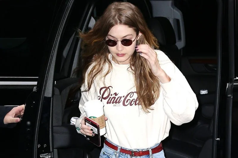 Gigi Hadid w bluzie polskiej marki PLNY LALA