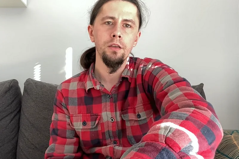 Gitarzysta Acid Drinkers opowiedział o tym, co przydarzyło się jego partnerce po szczepieniu AstrąZeneką.