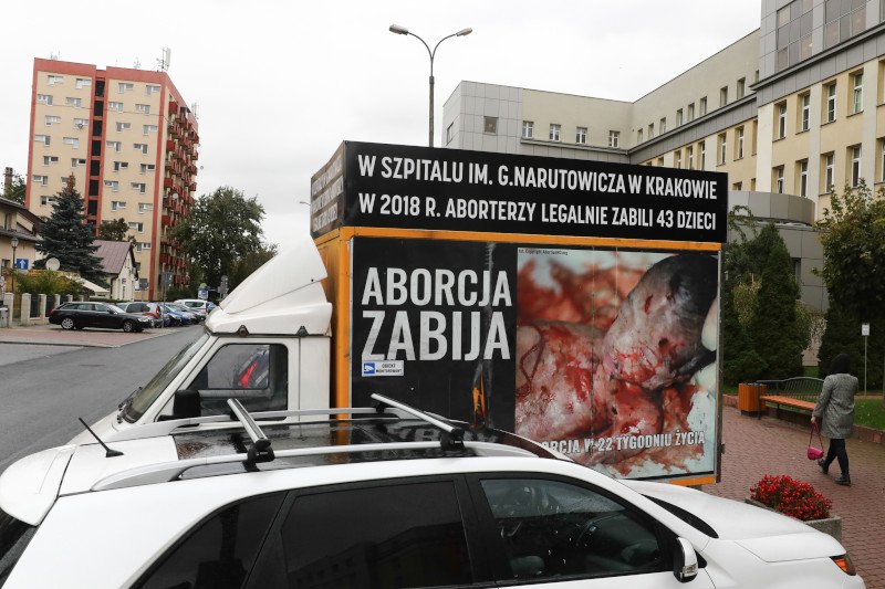 Właściciel furgonetki antyaborcyjnej został uniewinniony przez Sąd Okręgowy w Gorzowie Wielkopolskim (zdjęcie ilustracyjne)