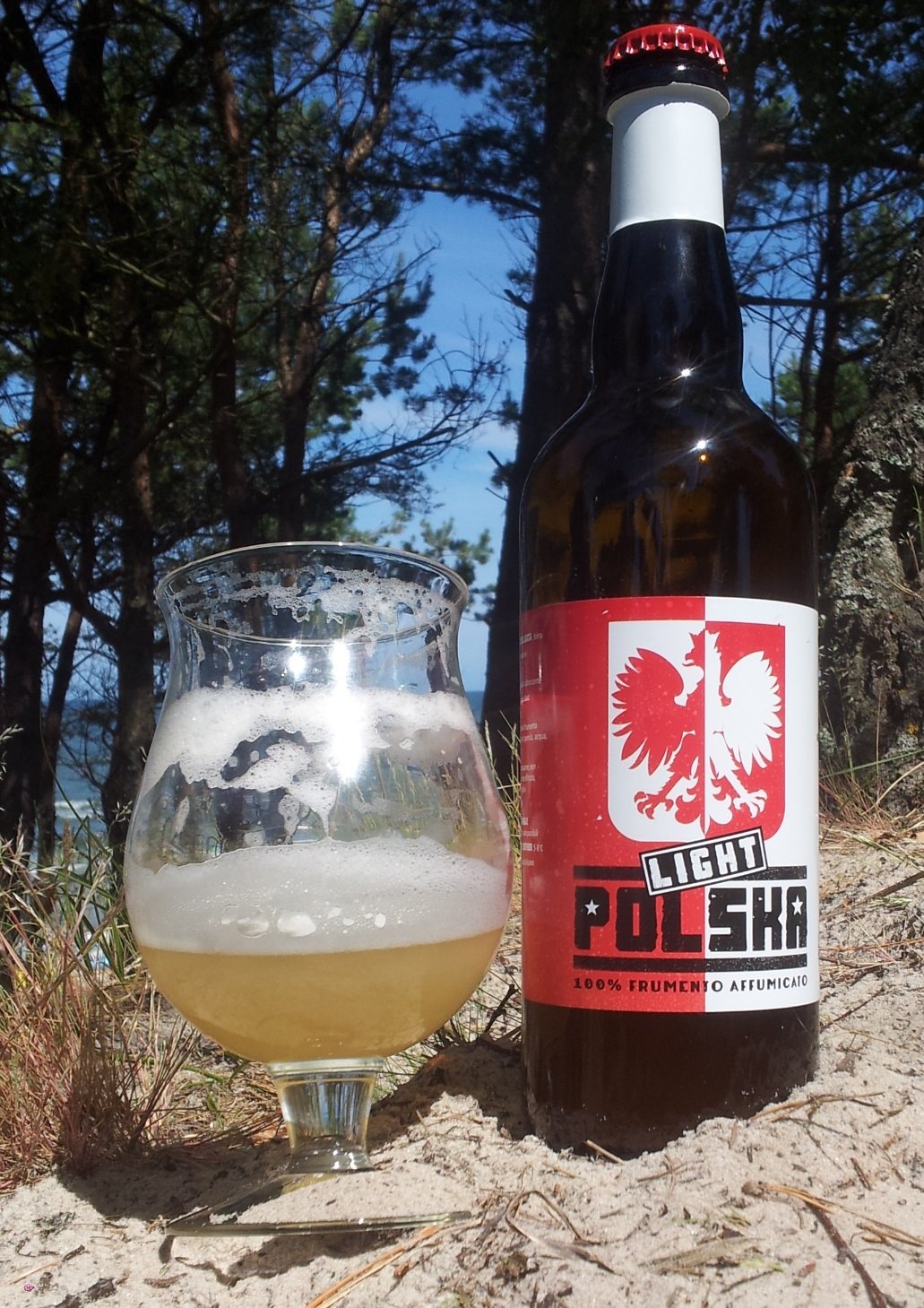 Piwo o nazwie Polska Light z włoskiego browaru rzemieślniczego Birra Amiata. Jest to próba odtworzenia wymarłego polskiego stylu piwa jakim jest Grodziskie.