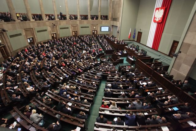 Nowa nazwa na nowy początek - proponują posłowie, którzy chcą przestać używać nazwy "Sejm".