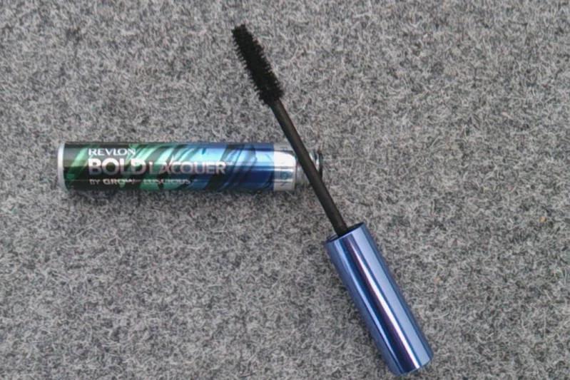 Bold Laquer Revlon