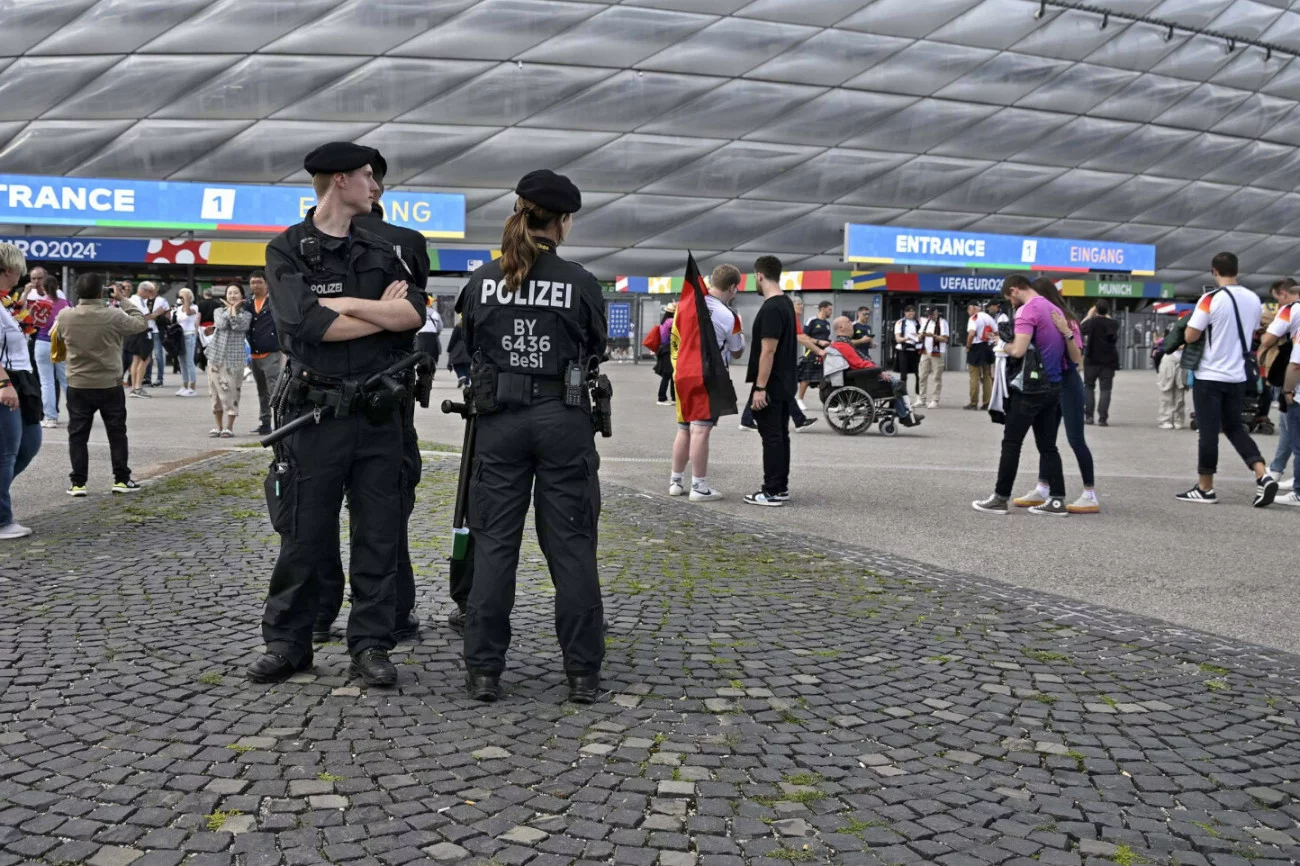 niemieccy policjanci w trakcie Euro 2024