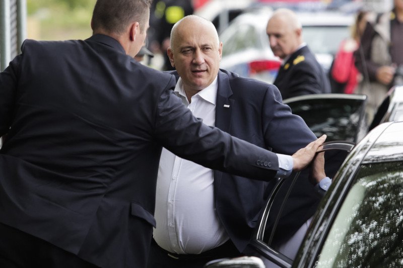 Minister Joachim Brudziński odpowiada opozycji na pytania ws. rozkazu dot. monitorowania pokazów filmu braci Sekielskich.