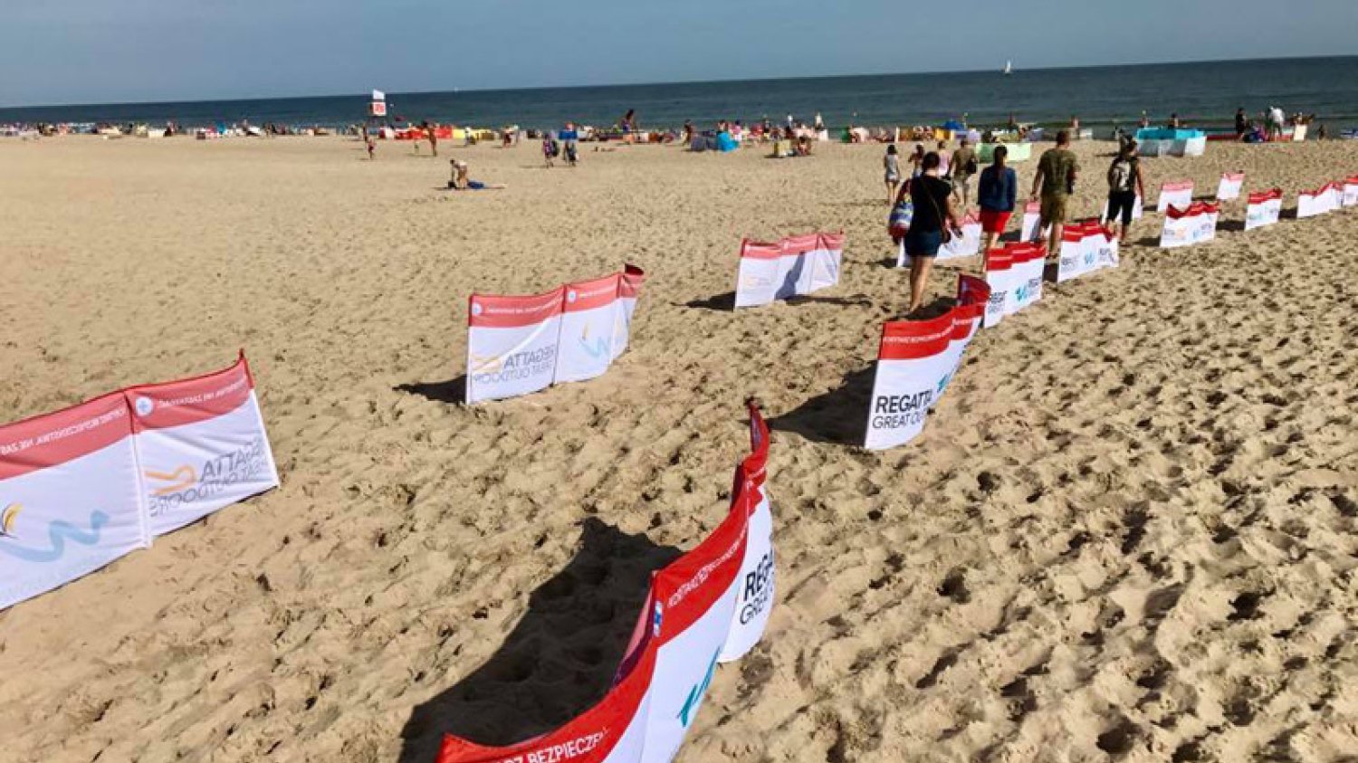 We Władysławowie udowodnili, że parawany jednak mogą być pożyteczne. Tam wręcz ratują życie.