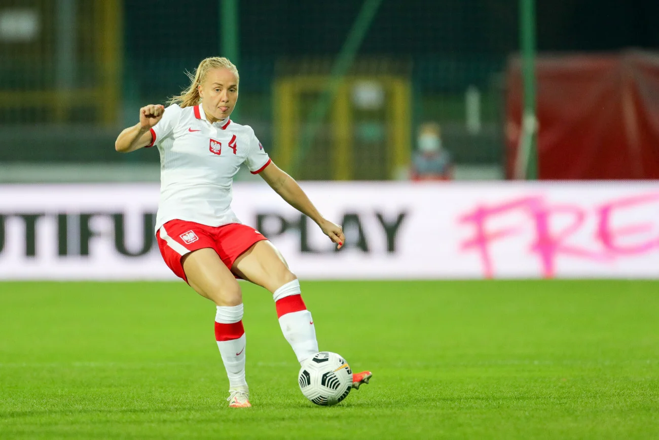 Paulina Dudek otworzyła wynik wtorkowego spotkania. Piłkarka reprezentacji Polski skutecznie wykorzystała rzut karny.