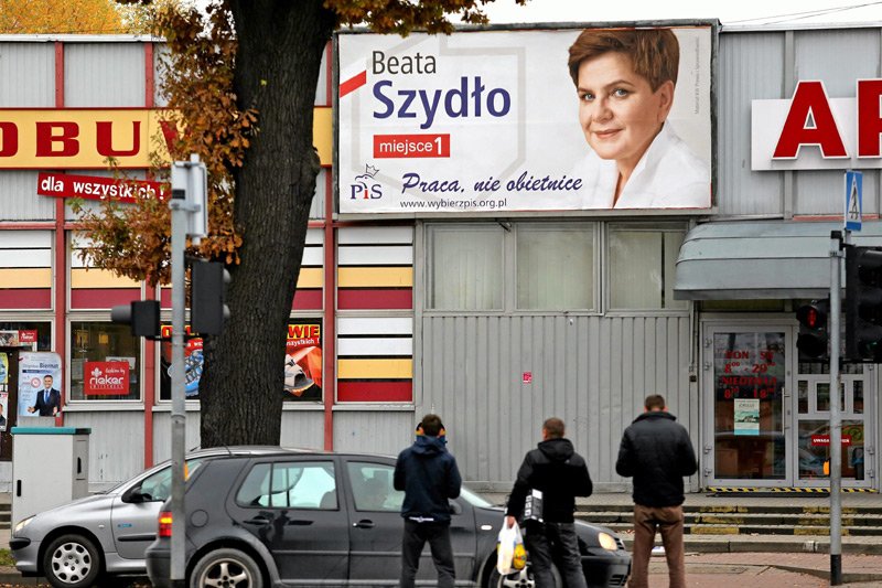 Jak premier Beatę Szydło widzę w jej rodzinnych stronach? Proboszcz z Przecieszyna pod Brzeszczami twierdzi, że szefowa rządu i jej syn ks. Tymoteusz to "wielki dar boży".