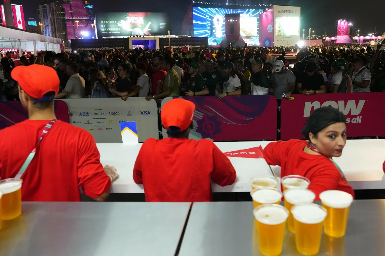 Mundial w Katarze będzie sporym zderzeniem kulturowym. Zaczęło się od kwestii piwa, które jest droższe niż złoto...