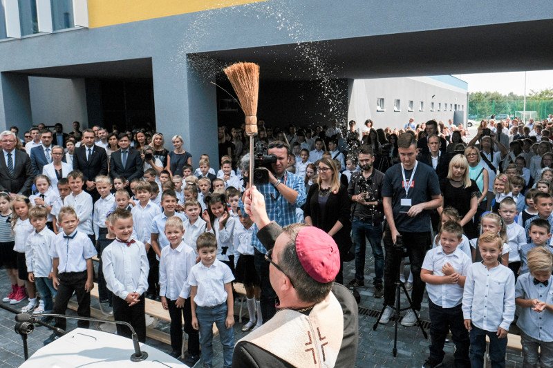 Na zdjęciu: Rozpoczęcie roku szkolnego w Szkole Podstawowej nr 93 w Poznaniu.