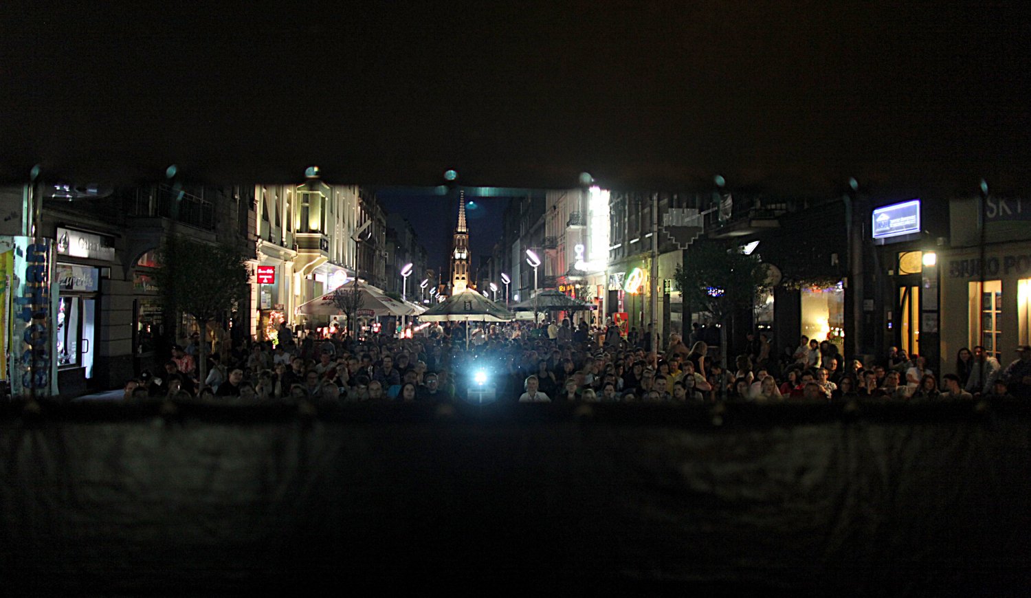 Projekcje plenerowe podczas Festiwalu Cropp Kultowe, fot. Davido, Stowarzyszenie Inicjatywa