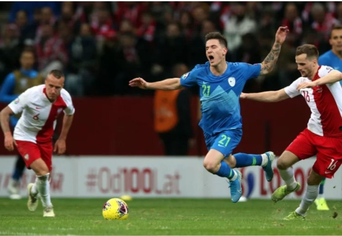 Tomasz Kędziora w rozmowie z "Foot Truckiem" przyznał, że trudno było mu się pogodzić z brakiem powołania na trzy pierwsze spotkania reprezentacji Polski w ramach eliminacji do mundialu w Katarze.