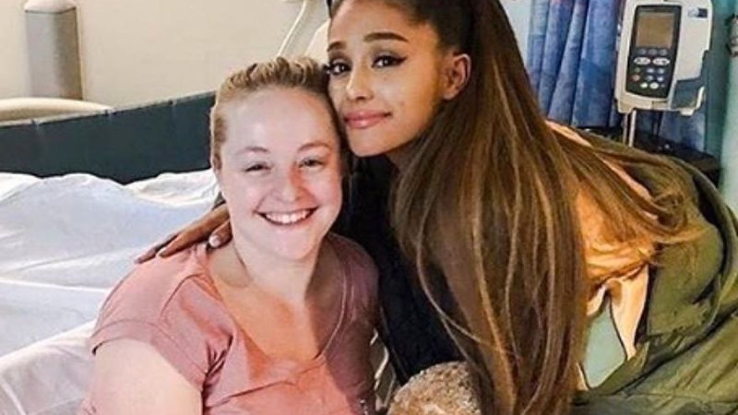 Wczoraj Ariana Grande odwiedziła w szpitalu fanki