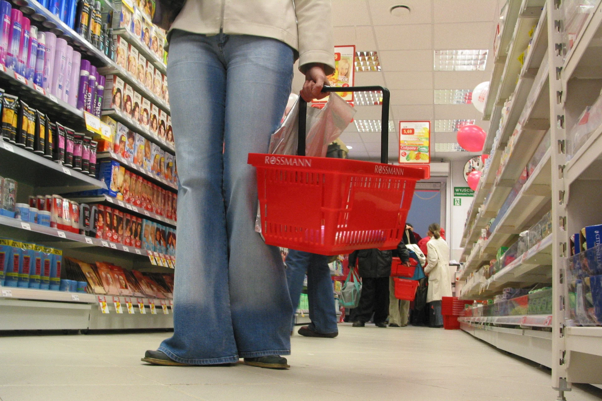 Rossmann wycofuje kolczyki. Są toksyczne