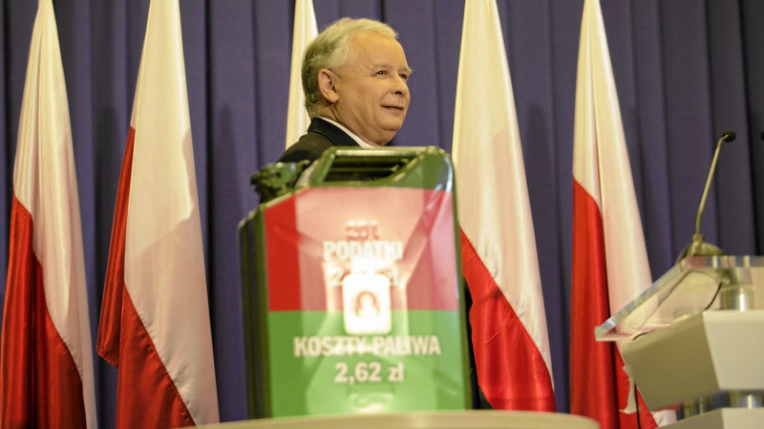 Dzisiaj PiS chce podnieść ceny benzyny, a za rządów PO walczyło z drożyzną na stacjach