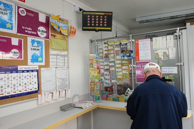 Głupia kradzież zdrapek Lotto w Puławach