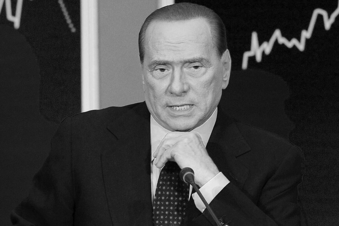 Silvio Berlusconi nie żyje. Kariera, rodzina, skandale i "bunga bunga"
