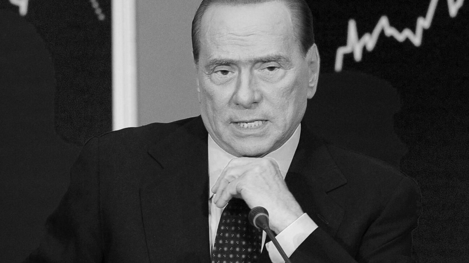 Silvio Berlusconi nie żyje. Kariera, rodzina, skandale i "bunga bunga"