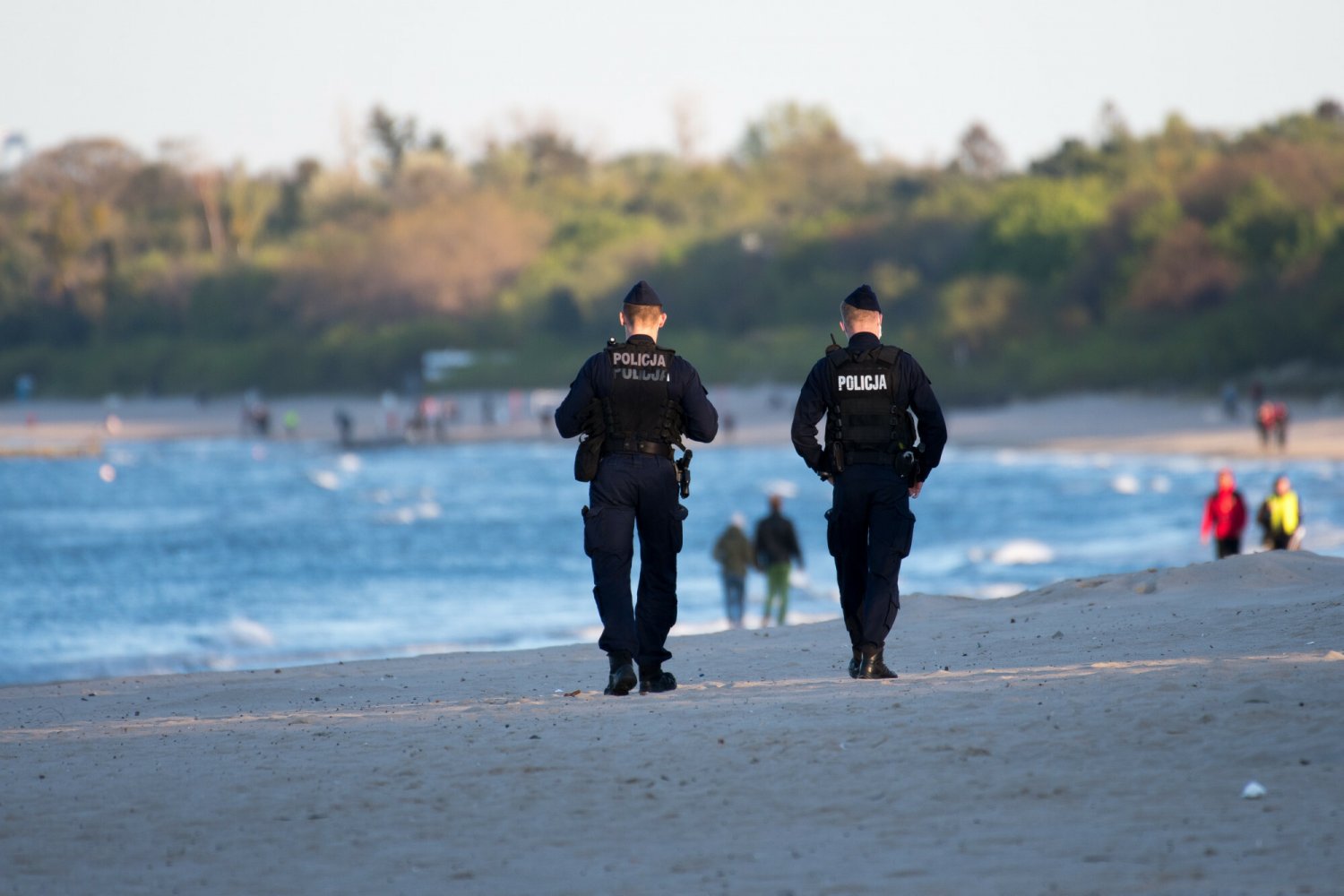 Policjanci pilnowali odminowania plaży w Gdańsku. Pomylili terminy