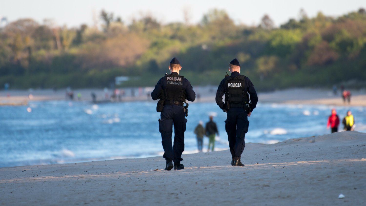 Policjanci pilnowali odminowania plaży w Gdańsku. Pomylili terminy