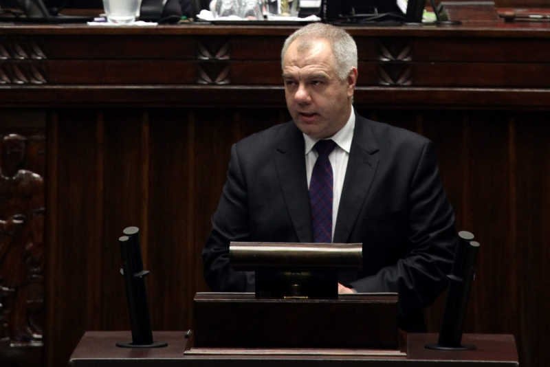 PiS przekonuje, że nie ma nic złego w zdjęciach polityków partii na imprezach SKOK Wołomin.