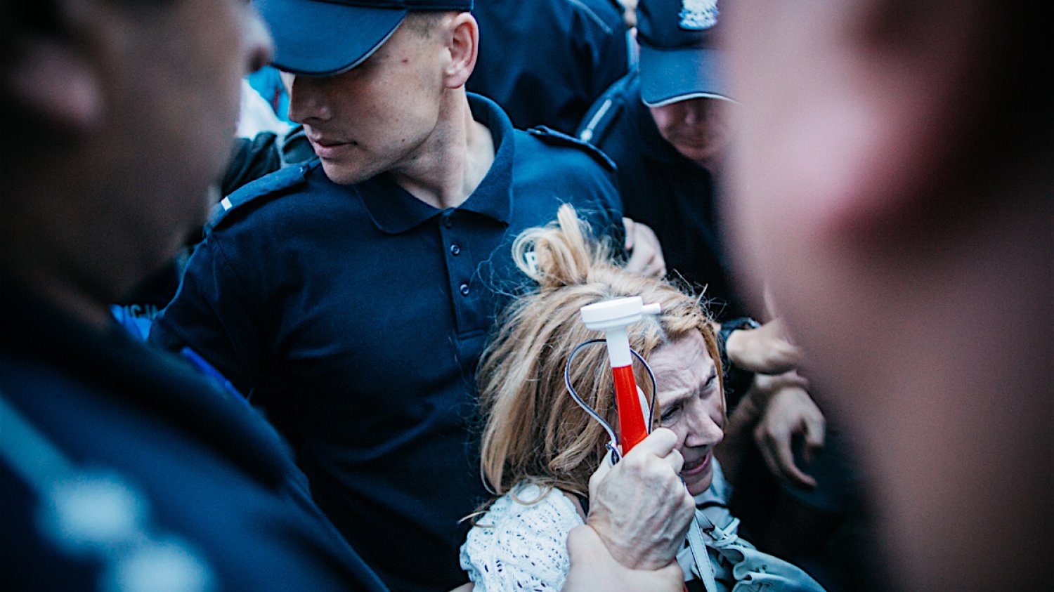 Fotoreporter naTemat był świadkiem brutalnych działań policji wobec co najmniej jednej uczestniczki protestu przeciwko PiS.