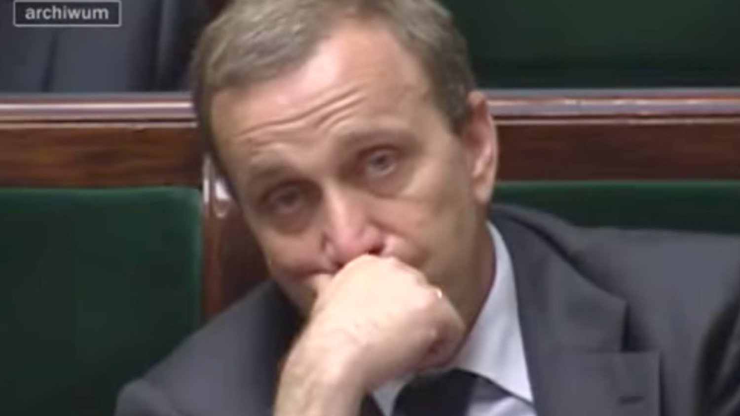 "Wiadomości" wypomniały Schetynie, co robił przed laty, gdy w kraju trwała powódź. Argument powalający.