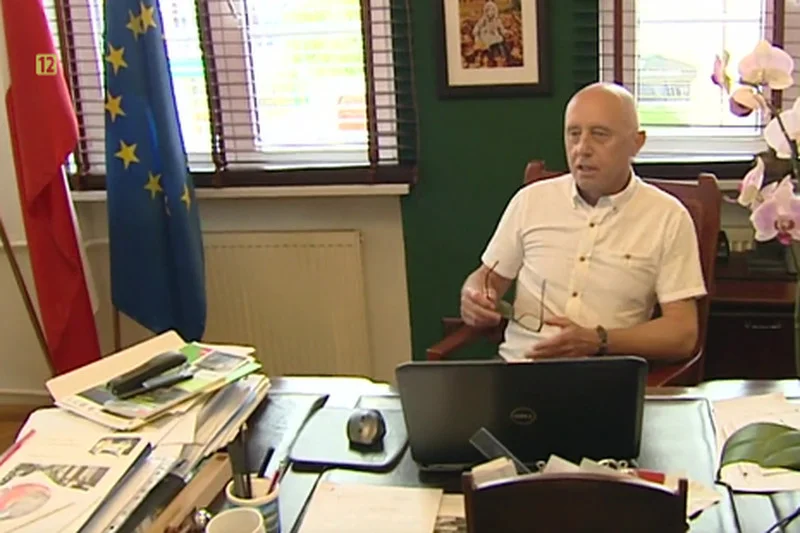 Burmistrz Szczecinka nie będzie odpowiadał na głupie pytania.