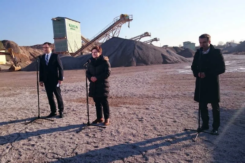 Beata Szydło orzekła, że niedziele są dla rodziny i nie powinno się w nie prowadzić handlu.